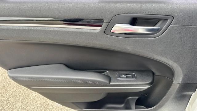 2023 Chrysler 300 Touring