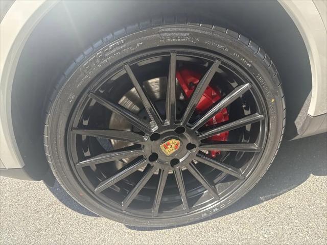 2022 Porsche Cayenne Platinum Edition