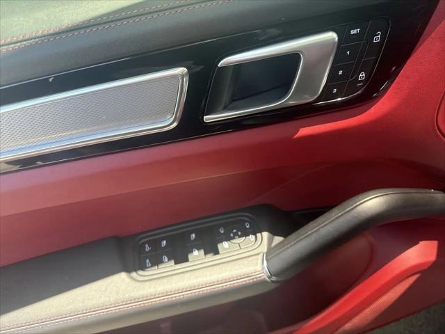 2022 Porsche Cayenne Platinum Edition