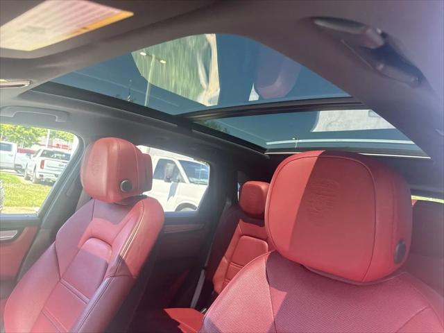 2022 Porsche Cayenne Platinum Edition