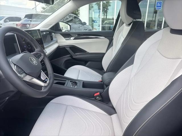 2025 Volkswagen Tiguan 2.0T SE