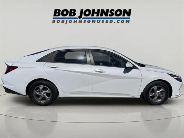 2022 Hyundai Elantra SE