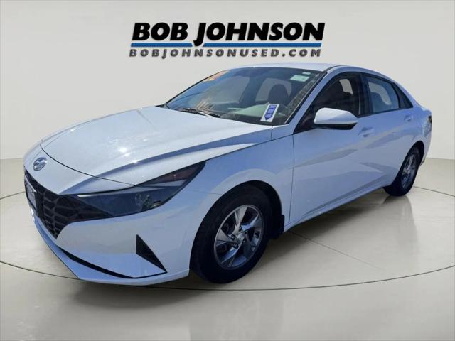 2022 Hyundai Elantra SE