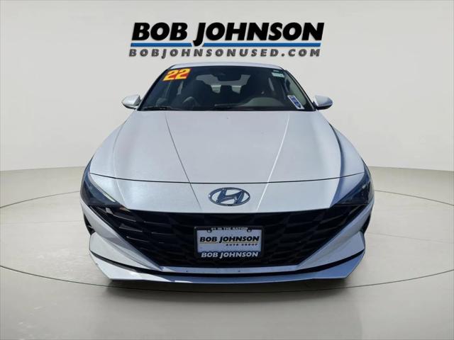 2022 Hyundai Elantra SE
