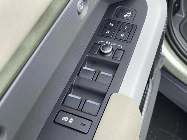 2023 Land Rover Defender 110 SE