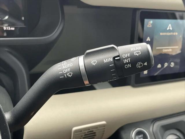 2023 Land Rover Defender 110 SE