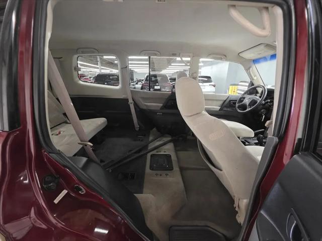 2002 Mitsubishi Montero XLS