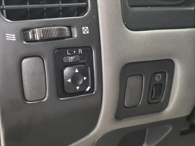 2002 Mitsubishi Montero XLS