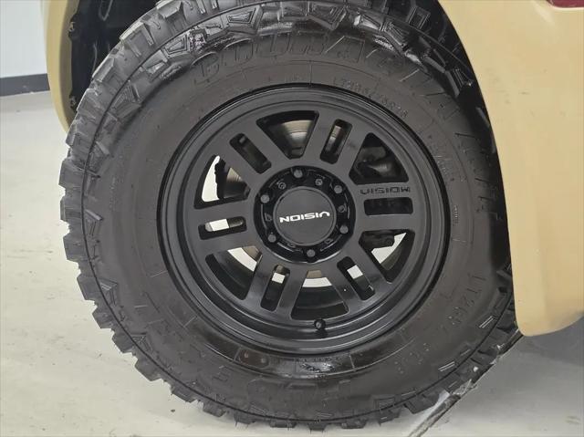 2002 Mitsubishi Montero XLS