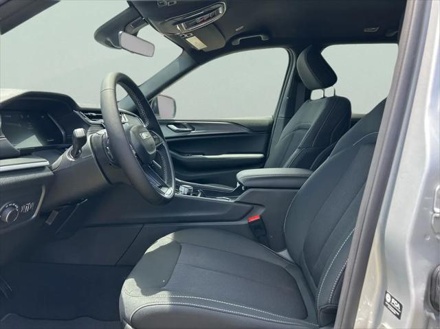 2026 Jeep Grand Cherokee Laredo 4x4