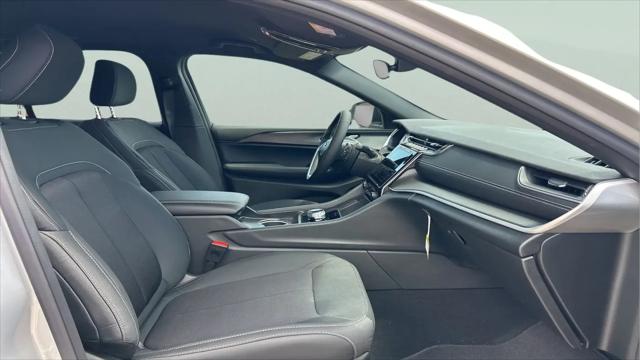 2026 Jeep Grand Cherokee Laredo 4x4