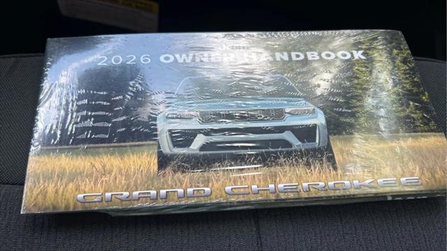 2026 Jeep Grand Cherokee Laredo 4x4