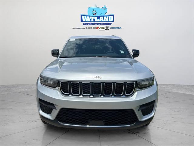 2026 Jeep Grand Cherokee Laredo 4x4
