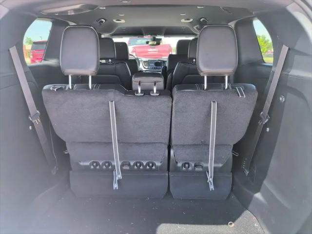 2027 Chrysler Pacifica Select