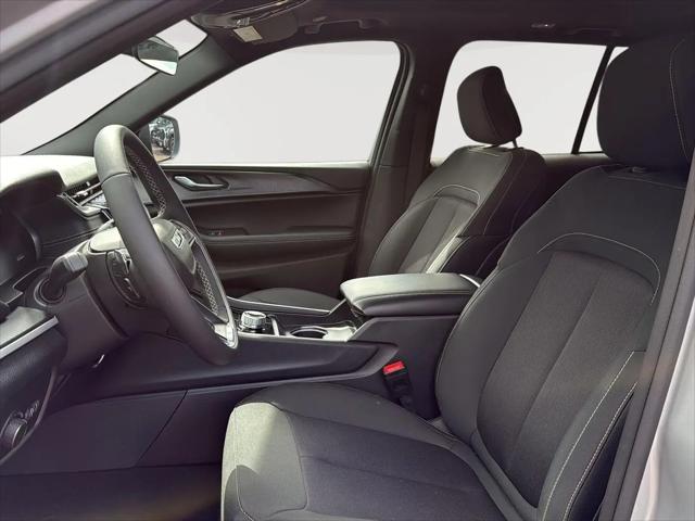2025 Jeep Grand Cherokee Laredo X 4x4