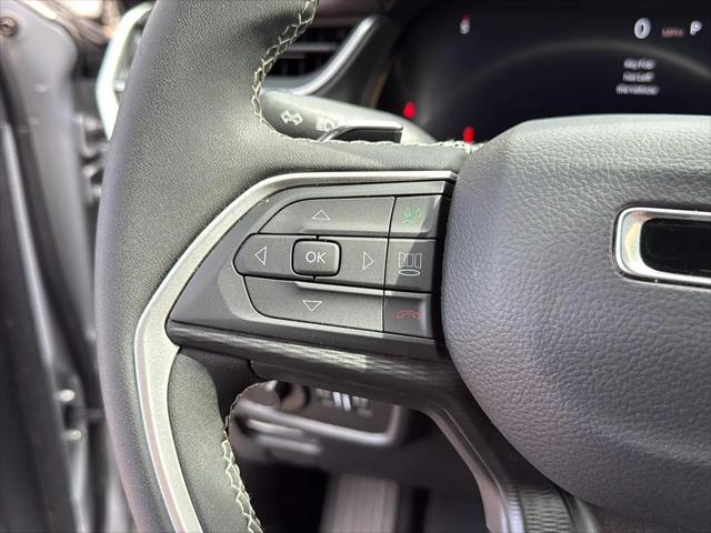 2025 Jeep Grand Cherokee Laredo X 4x4