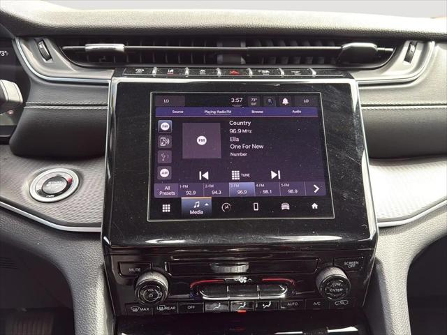 2025 Jeep Grand Cherokee Laredo X 4x4