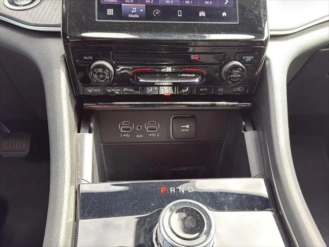 2025 Jeep Grand Cherokee Laredo X 4x4