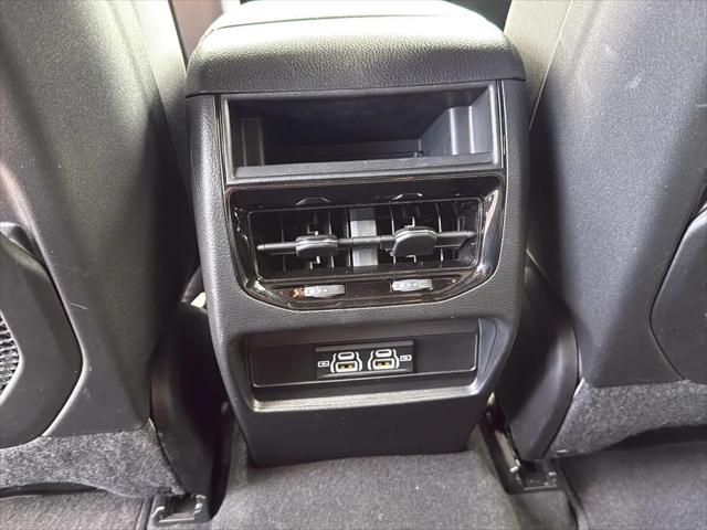 2025 Jeep Grand Cherokee Laredo X 4x4