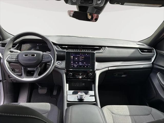 2025 Jeep Grand Cherokee Laredo X 4x4