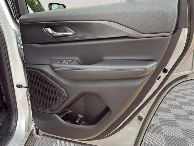 2025 Jeep Grand Cherokee Laredo X 4x4