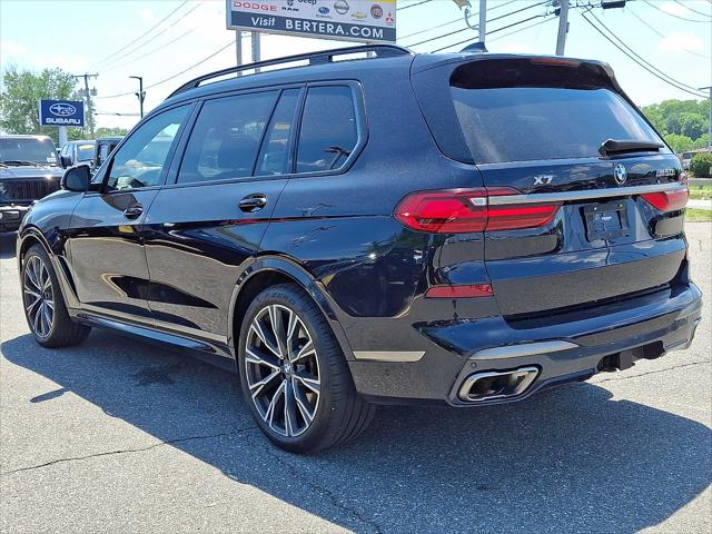 2022 BMW X7 M50i