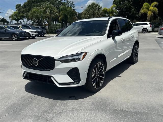 2026 Volvo XC40 Plus, B5 AWD Gas mild hybrid, Dark