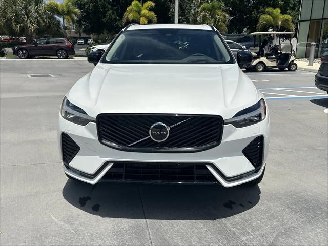 2026 Volvo XC40 Plus, B5 AWD Gas mild hybrid, Dark