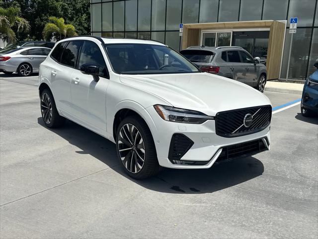 2026 Volvo XC40 Plus, B5 AWD Gas mild hybrid, Dark