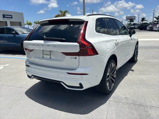 2026 Volvo XC40 Plus, B5 AWD Gas mild hybrid, Dark