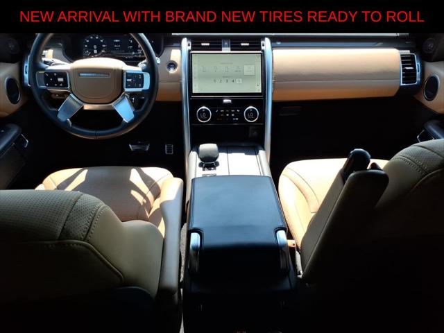2023 Land Rover Discovery P360 Metropolitan Edition