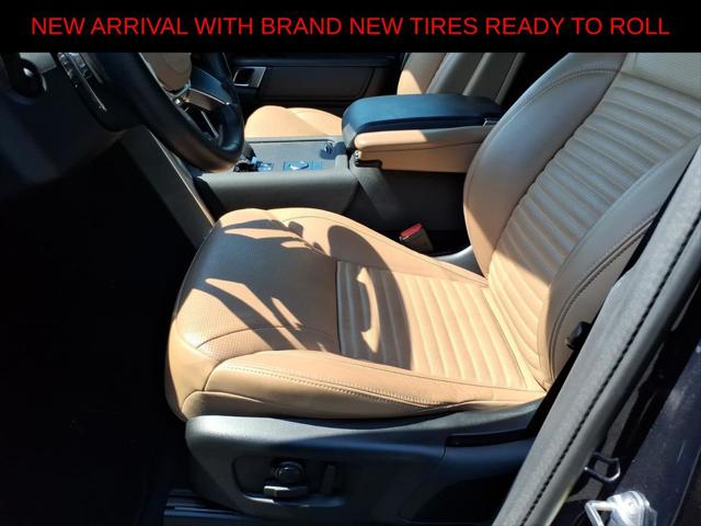 2023 Land Rover Discovery P360 Metropolitan Edition