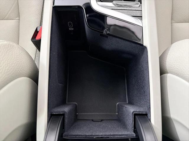 2025 Volvo XC90 B6 Plus 7-Seater