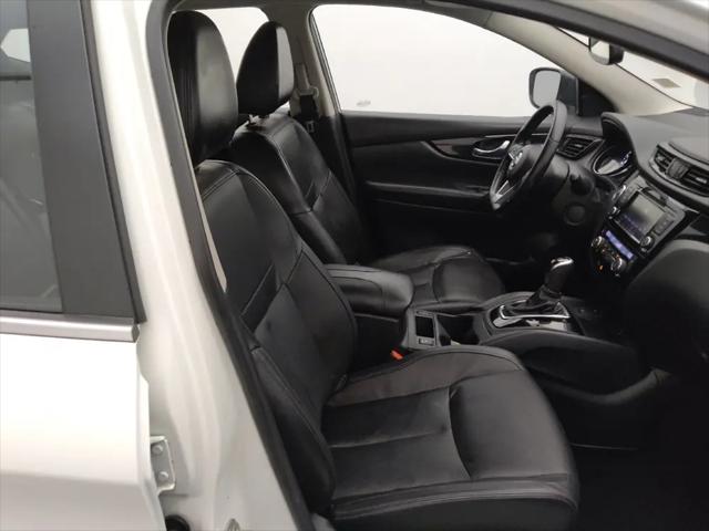 2022 Nissan Rogue Sport SL FWD Xtronic CVT