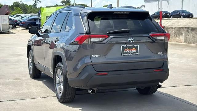 2022 Toyota RAV4 Hybrid XLE