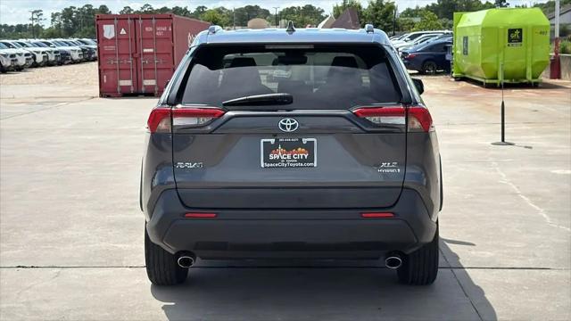 2022 Toyota RAV4 Hybrid XLE