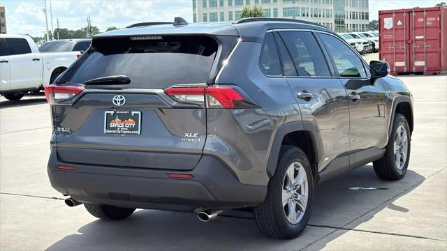 2022 Toyota RAV4 Hybrid XLE