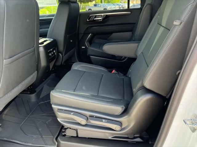 2026 Chevrolet Suburban LT, 4WD