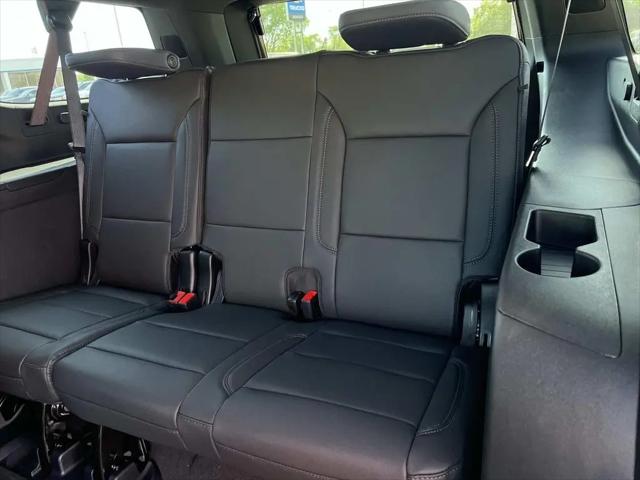 2026 Chevrolet Suburban LT, 4WD