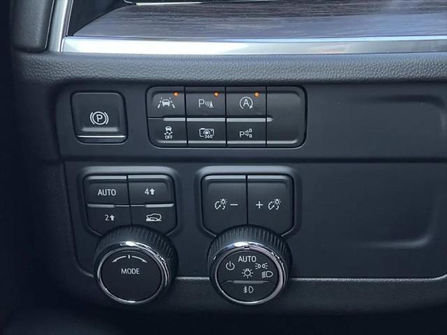 2026 Chevrolet Suburban LT, 4WD