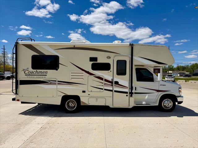2014 Ford E-350 Cutaway E-350