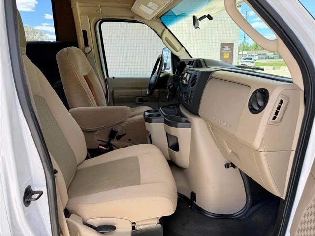 2014 Ford E-350 Cutaway E-350