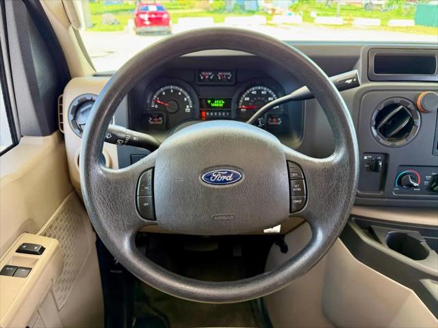 2014 Ford E-350 Cutaway E-350