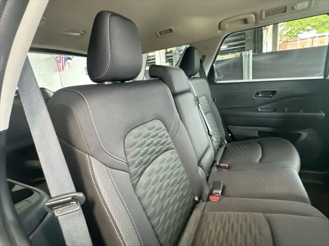 2025 Nissan Pathfinder SV 4WD