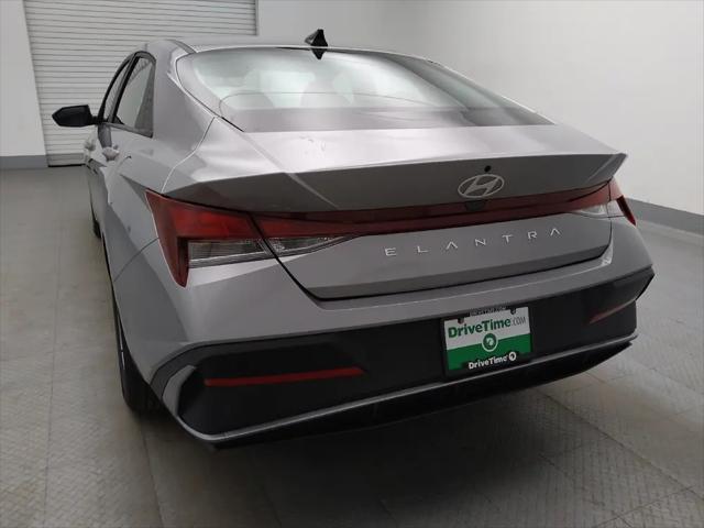 2025 Hyundai Elantra SE