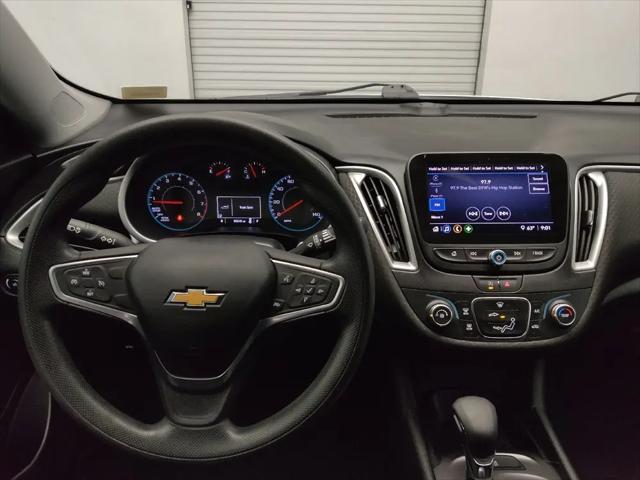 2022 Chevrolet Malibu FWD 1FL