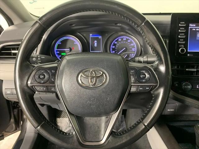 2022 Toyota Camry SE Hybrid