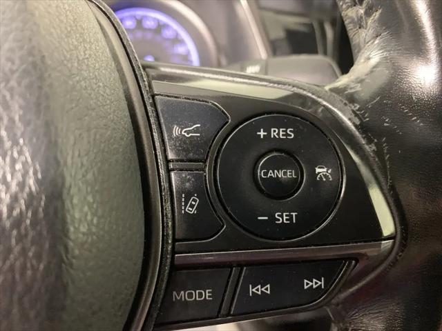 2022 Toyota Camry SE Hybrid