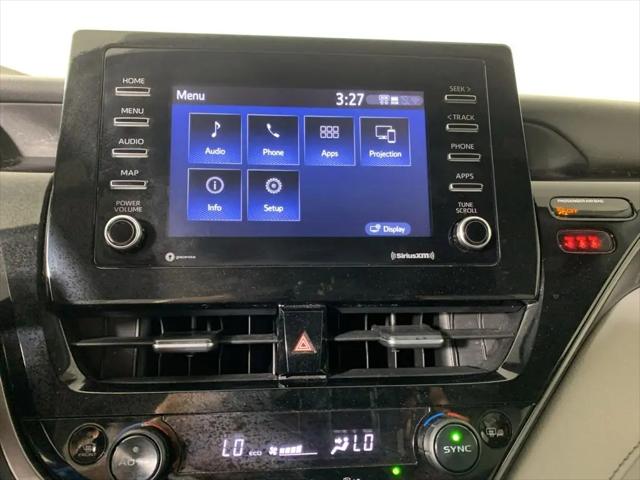 2022 Toyota Camry SE Hybrid