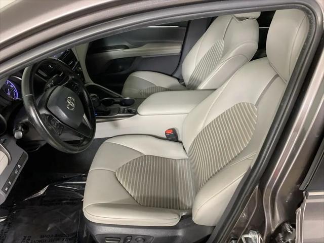 2022 Toyota Camry SE Hybrid